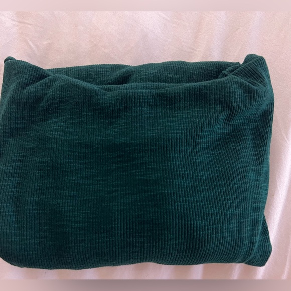 Gap - Forest Green 
RIB TURTLENECK
Size Small NWT - Picture 6 of 12